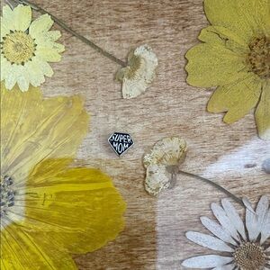 Origami Owl Black and White Super Mom charm